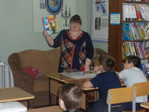 В библиотеке - филиале Детской библиотеке п.Тура 12 марта прошел библиотечный урок «Остров периодики», предназначенный для 3-4 классов.