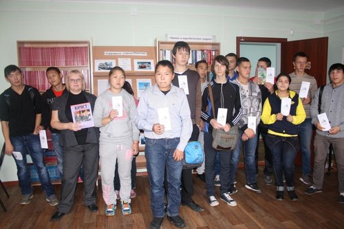 24 сентября  Центральную библиотеку п. Тура посетили студенты первокурсники Эвенкийского многопрофильного техникума.